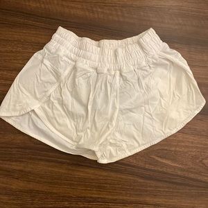 Lululemon Track That Mid-Rise Lined Short 3"